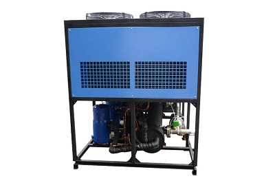 操作冷水機(jī)時(shí)有哪些注意事項(xiàng)？